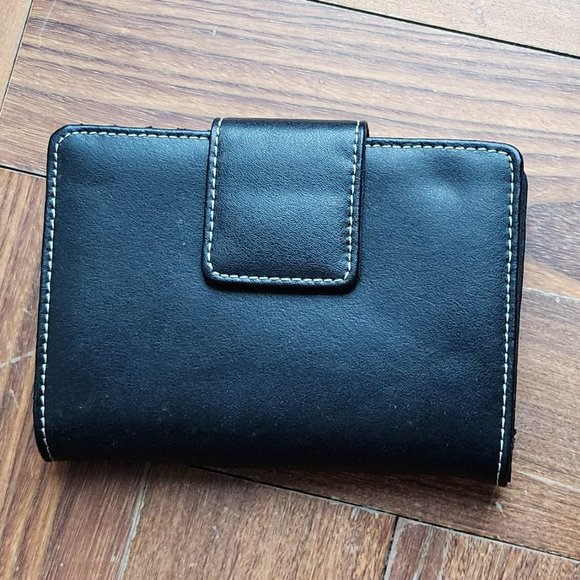Target Black Genuine Leather Fold-Up Wallet - Picture 6 of 16